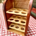 Des boîtes a œufs.