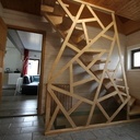 Escalier quart tournant limon central et garde corps déstructuré