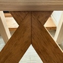 Tabouret avec une croix à dévers