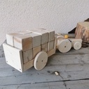 Tracteur et remorque de cubes