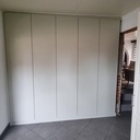 Placard de rangement dans une cuisine.