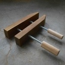 Presse à serrage parallèle