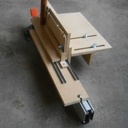 Poussoir intégré ultra-sécurisé pour scie sous table