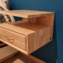 Tables de nuit suspendues