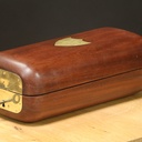 Un  Etui  de selle  flocké