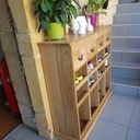 Un meuble d 'entrée pour chaussures en chêne massif ou enfilade