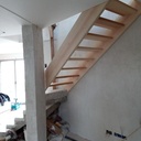 Escalier droit en frêne de pays