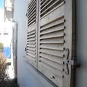 Volets à persienne en chataigner