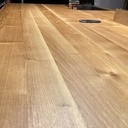 Plan de travail XXL en Acacia pour l'ilôt central