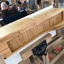 Console murale avec rideau