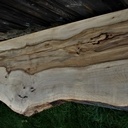 Petit bureau suspendu "live edge".