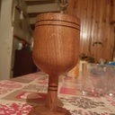 Petit verre à pied en chene