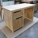 Un bureau en pin
