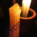 Invitation à passer ! Atelier sculpture en coche, ou chip carving.