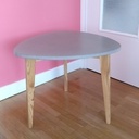 Table basse avec plateau en valchromat gris