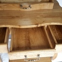 Coiffeuse en chêne massif.