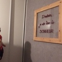 cadre installé sur son mur