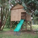 Cabane pour enfants sur pilotis
