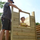 Cabane d'enfants avec stokage de bois