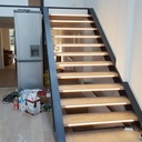 Mise en lumière d'un escalier industriel