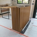 Façade de bar & plan d'ilot centrale sur pied en acier