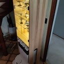 Une petite vitrine lumineuse.