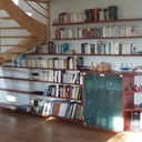 Bibliothèque et bar