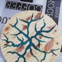 Horloge en pin et resine