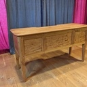 Des panneaux en poirier sur les trois côtés