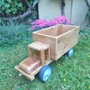 Petit Camion en chêne pour petit garçon. Juin 2022