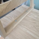 Système de fixation des pieds (les bureaux sont démontables) : deux écrous de 12mm