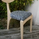 Chaise à trois pieds