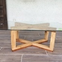 Du chêne, du cerisier et du verre.