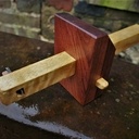 On n'a jamais assez de trusquins.