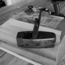 rabot à dent pour enlever les traces de colle et préparer le rabotage de finition