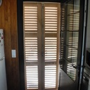 Volets à persienne en chataigner