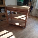 Desserte en chêne à roulettes