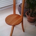 Chaise à  trois piesds.