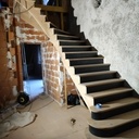 Escalier à l'anglaise, limon débillardé