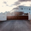 Portail de clôture.