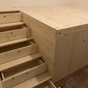 Lit estrade avec escalier