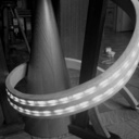 Lampe s'enroulant autour d'un cône