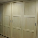 Placard à portes coulissantes