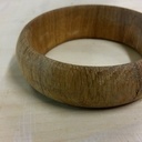 Un bracelet femme en chêne