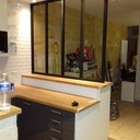 Verrière en chêne et meubles bas