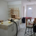 Les étagères en cours de ponçage