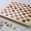 Damier en frêne et noyer avec boîte à pions.