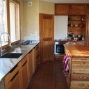 Les nouveaux éléments sous la fenêtre devaient s'harmoniser avec les anciens au fond et ilôt central