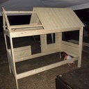 Lit cabane pour la petite....