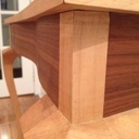 Console avec pieds galbés et plateau marqueté